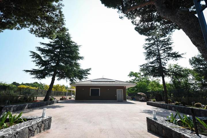 Villa per 8 persone, con giardino e idromassaggio in Nicolosi