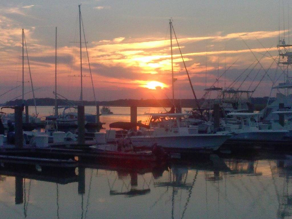 Ganze Wohnung, Hochzeitssuite, Strand, Restaurants, Einkaufsmöglichkeiten, alles innerhalb von 100 Metern! Und Parkin in Folly Beach, Charleston County