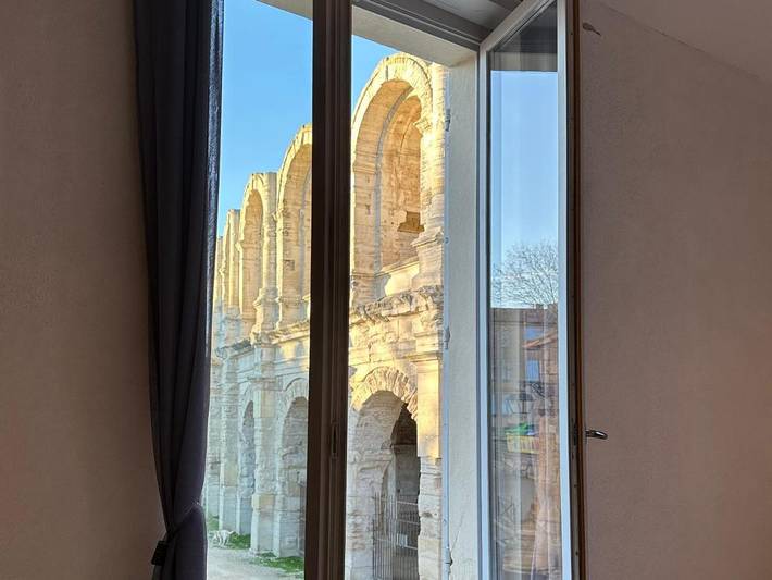 Gîte pour 6 personnes, avec terrasse dans Arenes D Arles - 2
