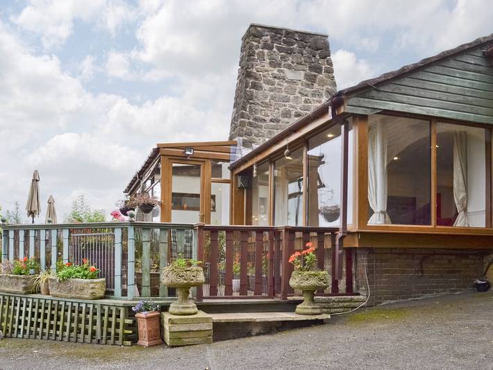 Cottage for 10 people, with garden, with pets in Nottinghamshire