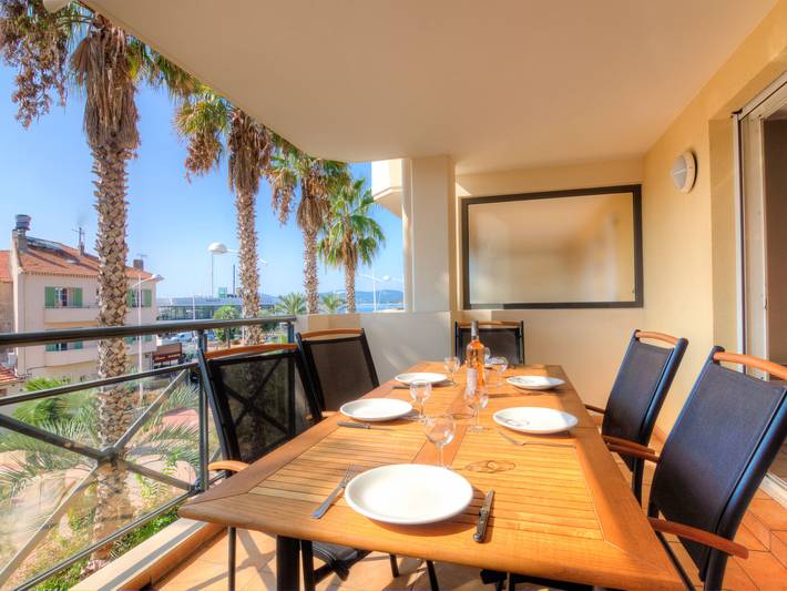 Gîte pour 6 personnes, avec terrasse dans Vieux Port (Saint-Raphaël)