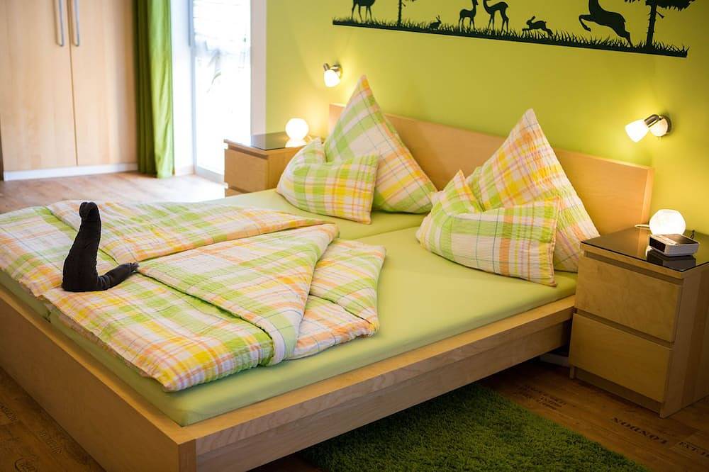 Ganze Wohnung, Waldzimmer - Liebevoll ausgestattetes Apartment in der Nähe Musikhaus Thomann in Burgebrach, Steigerwald