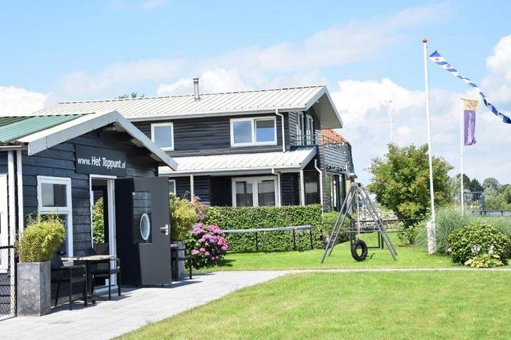Ferienhaus für 40 Personen, mit Whirlpool und Terrasse sowie Garten und Sauna