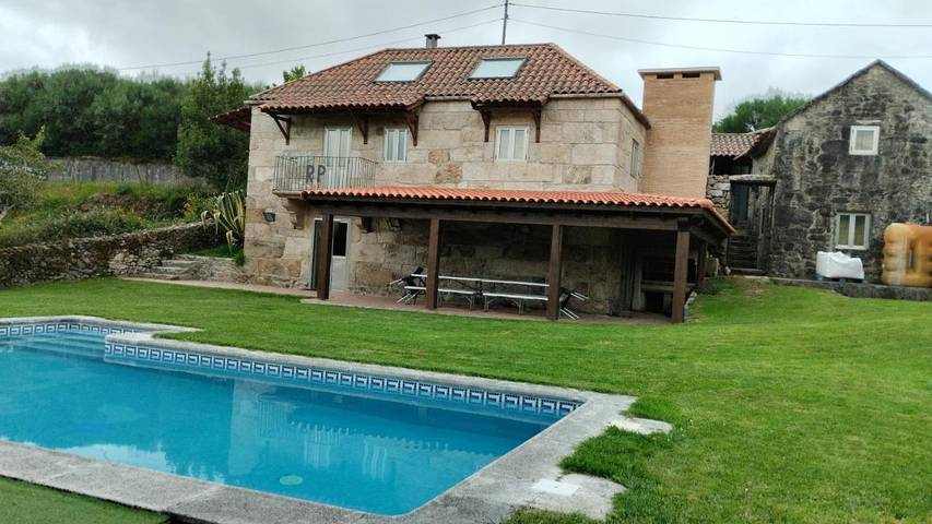 Casa rural para 20 personas, con jardín además de piscina y balcón en Paradanta - 4