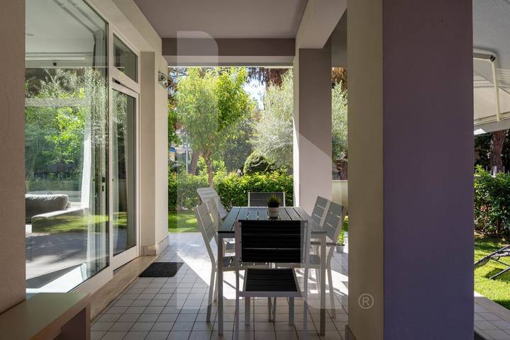 Appartement entier, Luminoso - Appartement de trois pièces au rez-de-chaussée in Bagni Saint Tropez, Pineto
