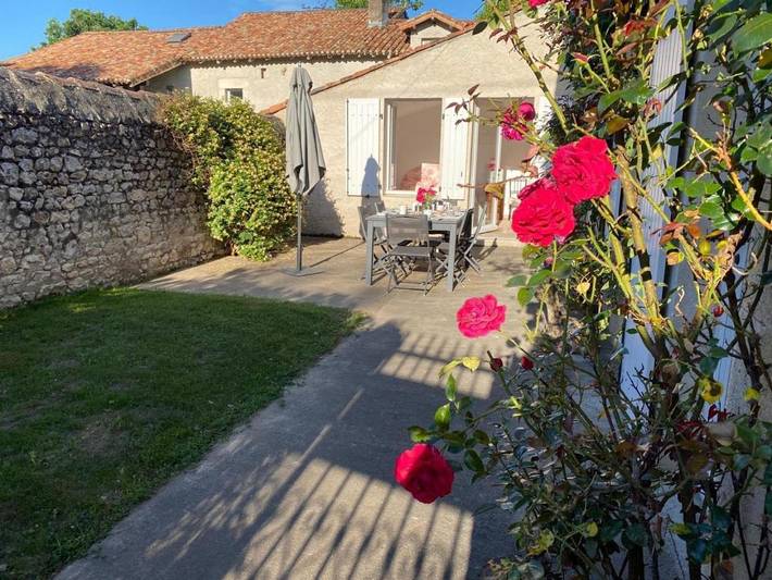 Location de vacances pour 6 personnes, avec jardin à Bonnes - 4