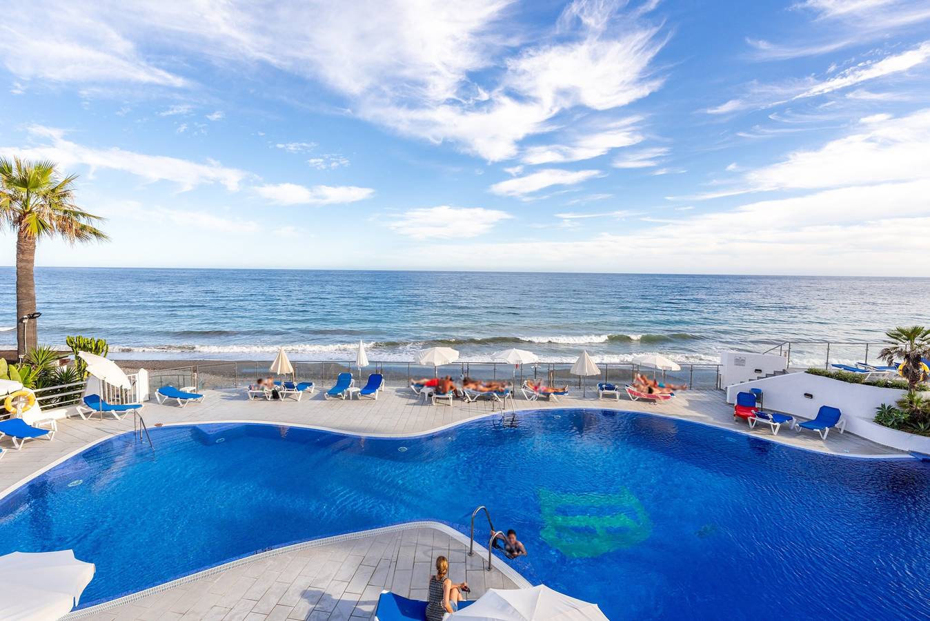 Feriehus for 8 personer med balkon in Playa de Arroyo las Cañas-Velerín, Estepona