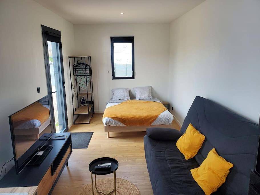 Appartement entier, One-Bedroom Apartment in Marcoussis, Essonne