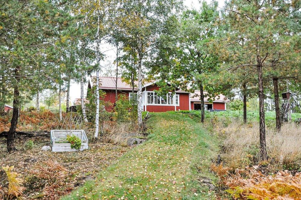 Stunning home in Karlstad with sauna in Vänern