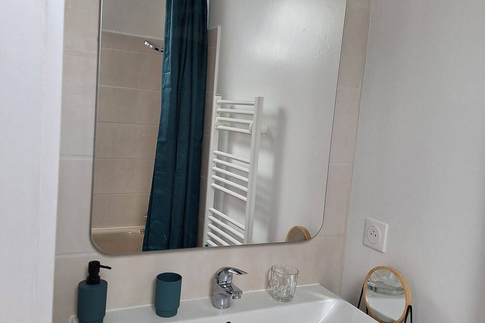 Bed and breakfast, Beaujoire district, Parc des Expositions, Parc Floral in Nantes, Nantes region