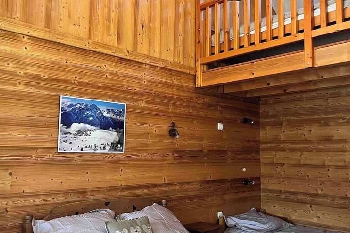 Wonderful Spacious Chalet In Bourg D’Oisans - Sleeps 10(*supplement available up to 16) in Le Bourg-d'Oisans, Parque Nacional de los Ecrins