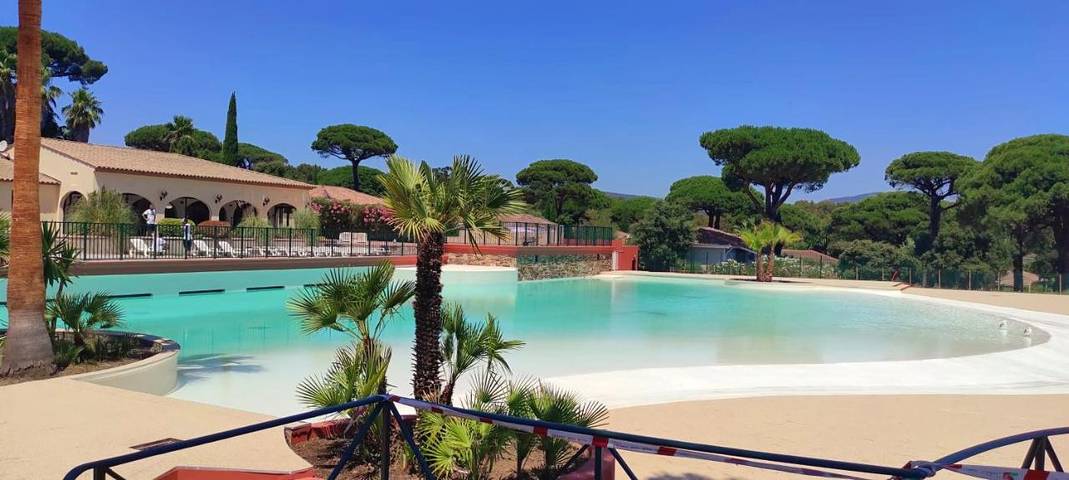 Villa pour 6 personnes, avec Jacuzzi et Terrasse ainsi que Jardin et Piscine à Gassin