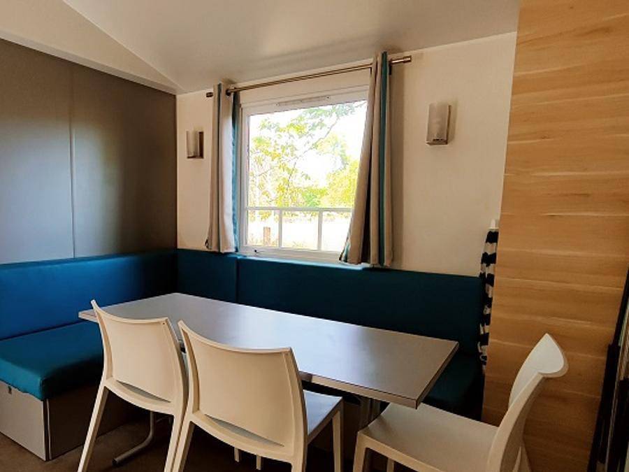 Flower Camping Les Berges de la Dordogne - Mobilheim 6 personen - Mobilheim Standard 30m² Tremolat - 3 Schlafzimmer + Halbüberdachte Terrasse 6 Pers. in Trémolat, Périgord Pourpre