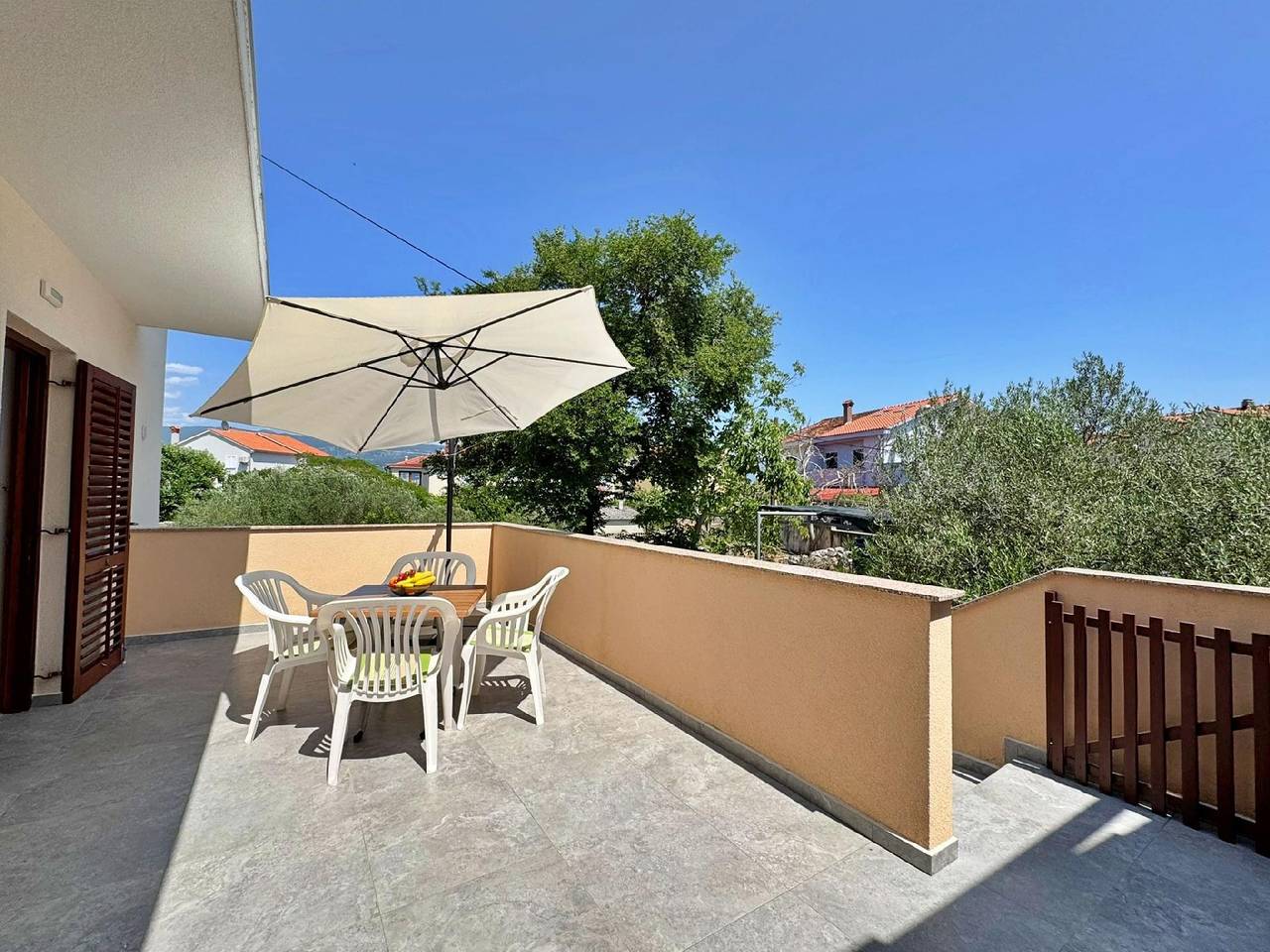 Appartement de vacances entier, Flat Dunato I.-with sea view, 320m from the sea in Silo (Krk), Krk