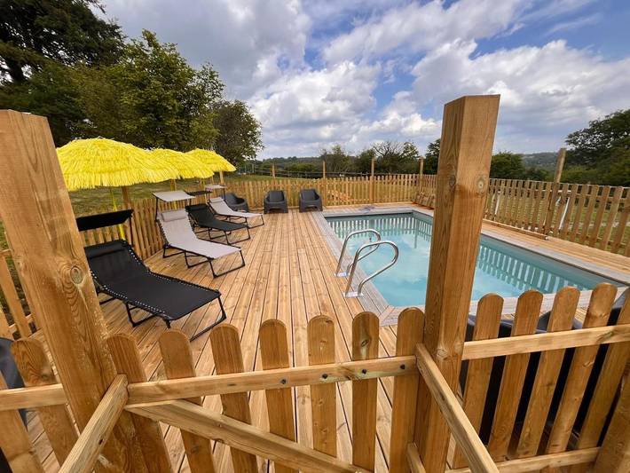 Location de vacances pour 10 personnes, avec Terrasse et Jardin ainsi que Piscine et Vue à Le Gast