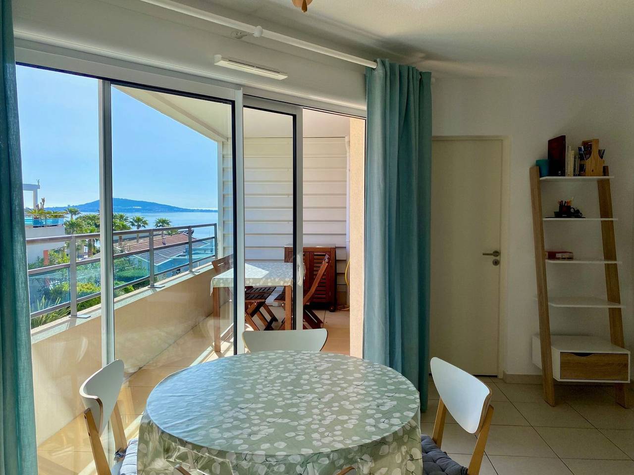 Apartamento entero, Bonito Apartamento con Aire Acondicionado en Mèze y Aparcamiento in Mèze, Costa mediterránea (Francia)