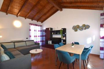 Villa für 5 Personen, mit Balkon und Garten in Comune di Luino