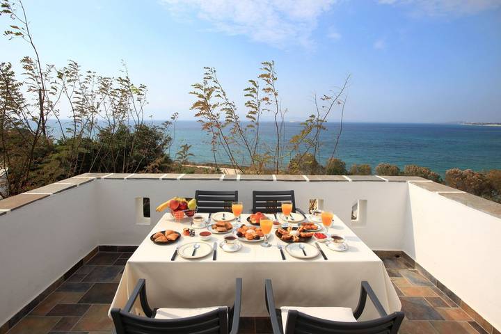 Villa pour 10 personnes, avec Vue sur l’océan et Balcon ainsi que Terrasse et Jardin dans Naxos - 4