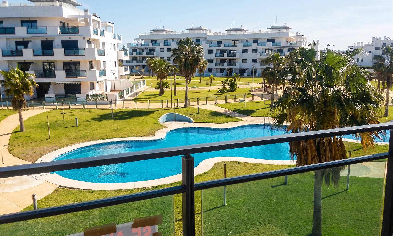 Apartamento entero, Apartamento cómodo en Almería con piscina compartida - 72 m² in Retamar, Almería