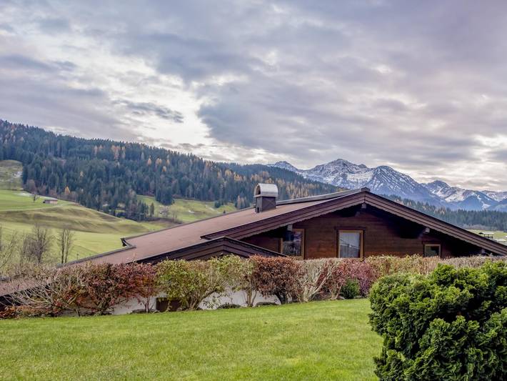 Ganze Wohnung, Idyllische Ferienwohnung, Terrasse und Bergblick in Loferer und Leoganger Steinberge, Sankt Jakob in Haus