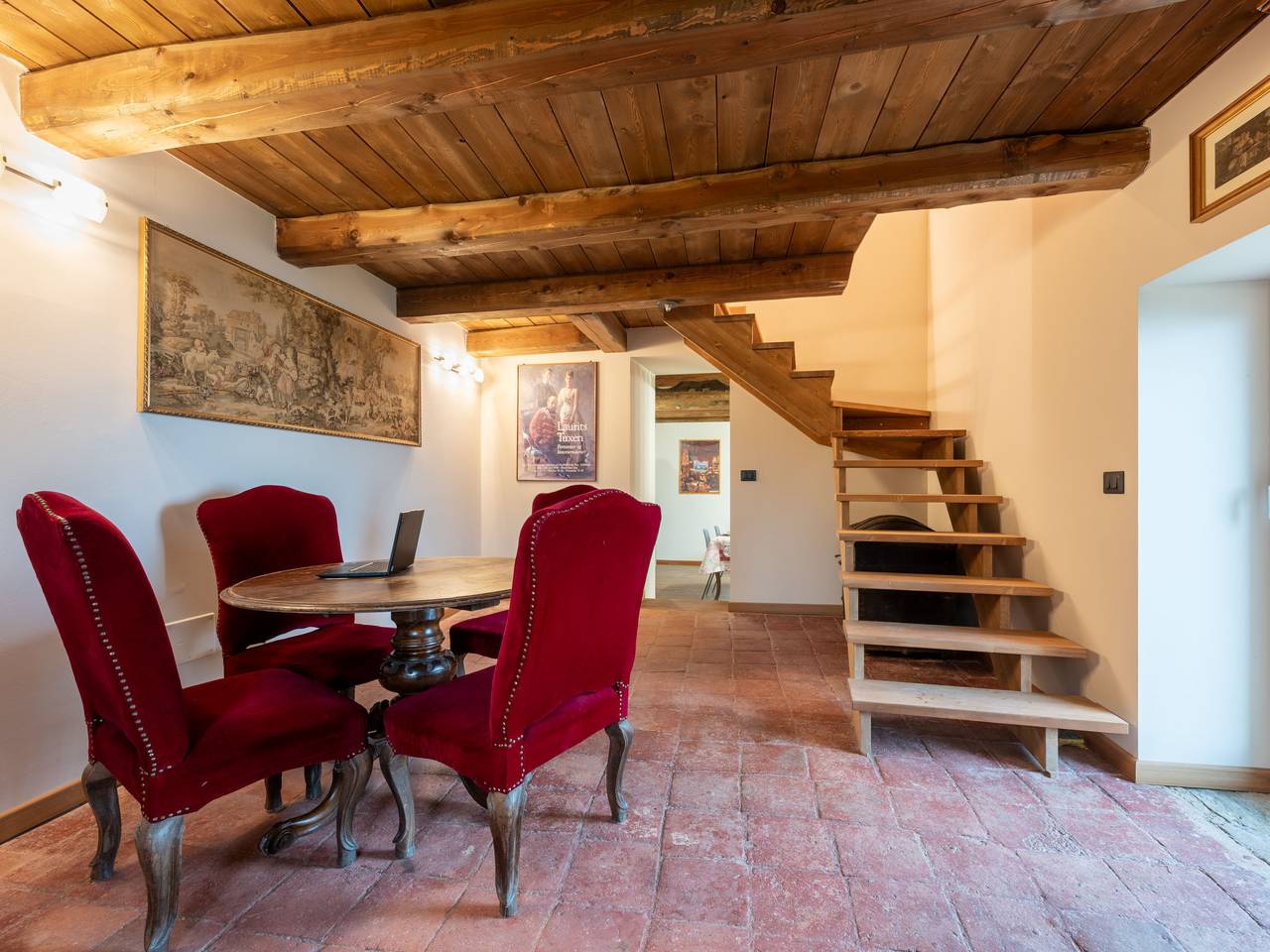Poderi Alugi Serravalle in Piasco, Cuneo Provinz