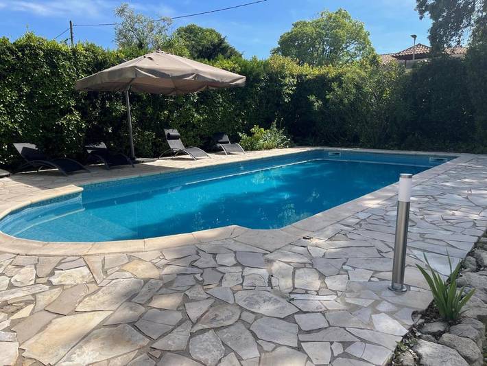 Location de vacances pour 8 personnes, avec piscine ainsi que jardin et vue à Castries - 2