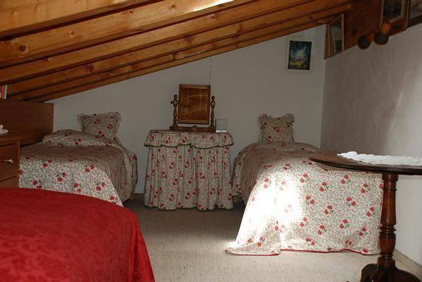 Ganze Ferienwohnung, Ferienwohnung- Haus Moregg C12 Penfold in Obersaxen, Obersaxen-Mundaun