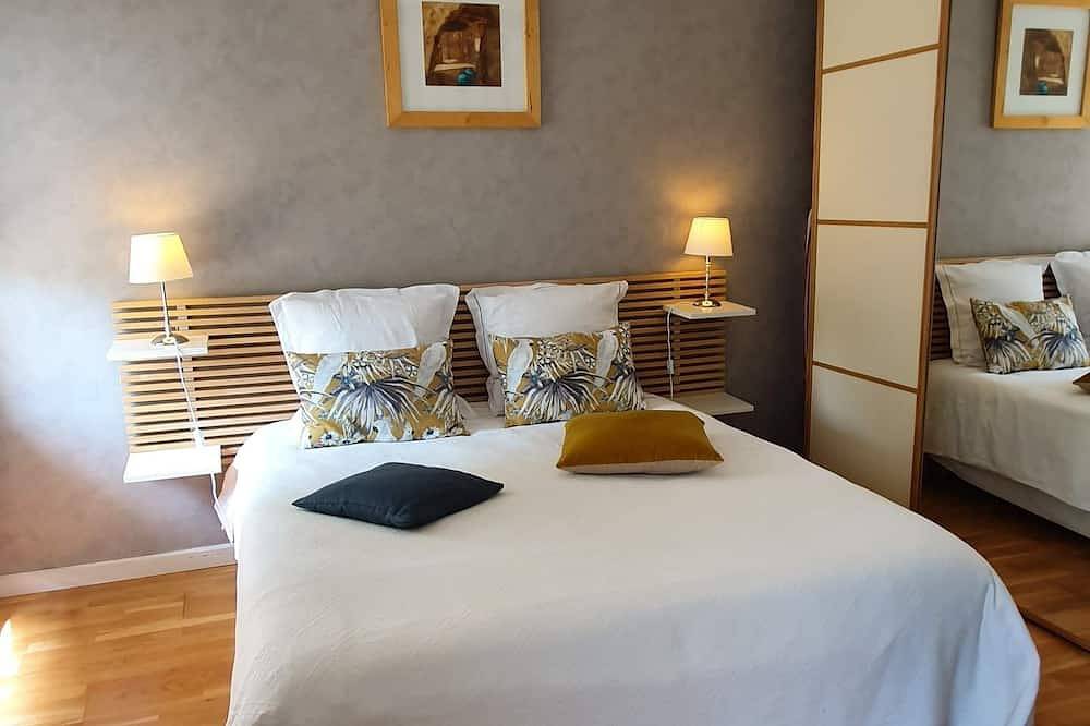 Geheel appartement, Gerenoveerd, rustig en zonnig appartement met grote binnenplaats en tennismeer op 5 minuten afstand in Annecy-le-Vieux, Annecy (commune)