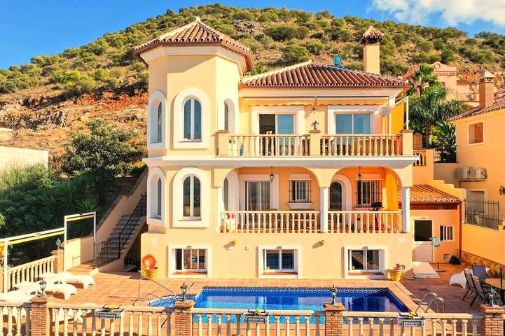 Chalet para 12 personas, con balcón y piscina - 1