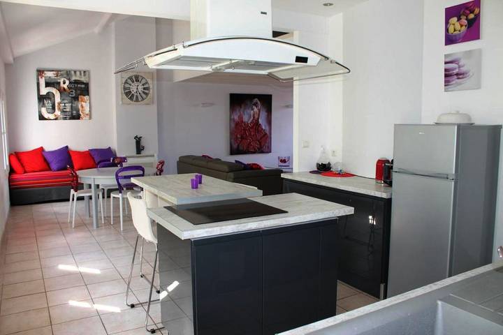 Gîte pour 6 personnes, avec vue et terrasse dans Office De Tourisme De Narbonne - 4