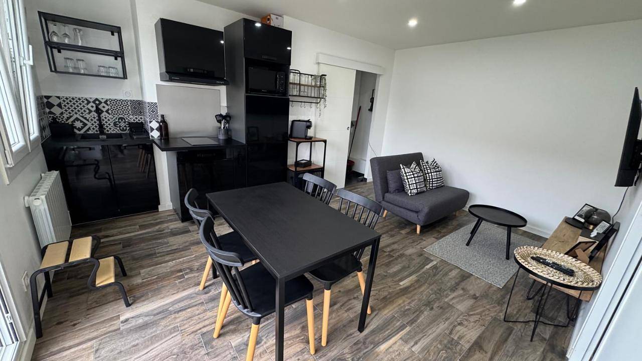 Appartement entier, One-Bedroom Apartment in Sandillon, Sologne