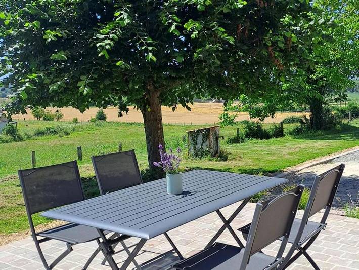 Gîte pour 8 personnes, avec terrasse et jardin dans Melleray