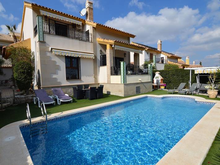 Chalet para 6 personas, con jardín además de balcón y piscina, Familias con niños - 1