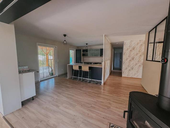 Gîte pour 2 personnes, avec Terrasse et Jardin ainsi que Piscine et Vue à Biziat - 3