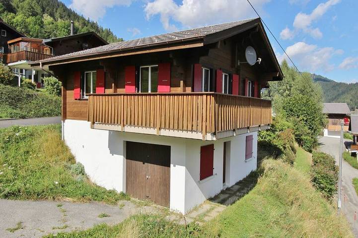 Chalet für 5 Personen, mit Garten und Balkon sowie Pool, mit Haustier