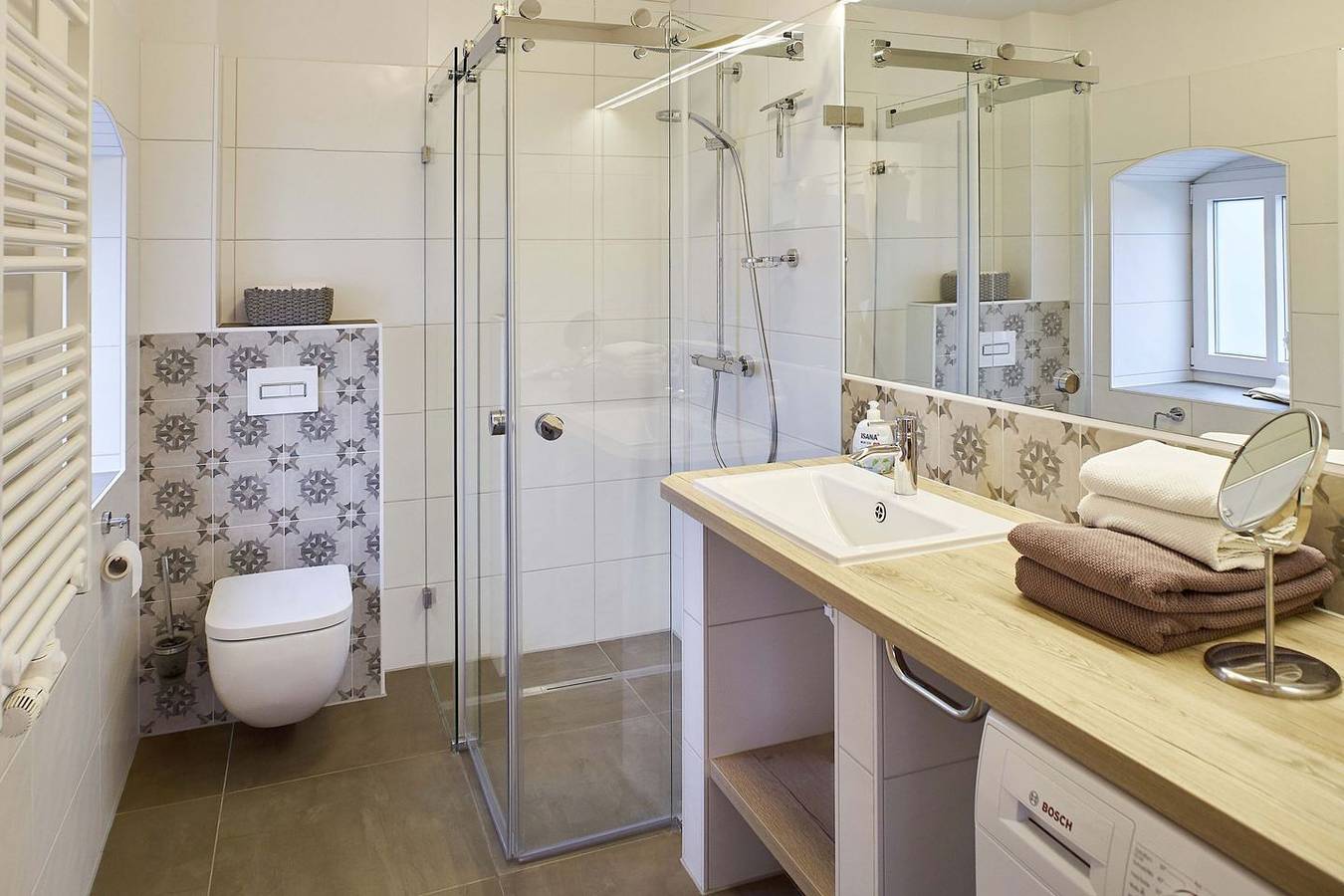 Hexenhaus mit 120 m² auf 2 1/2 Ebenen für 6+2 Pers., 3 Schlafzimmer, 2 Bäder in Görzig, Rietz-Neuendorf