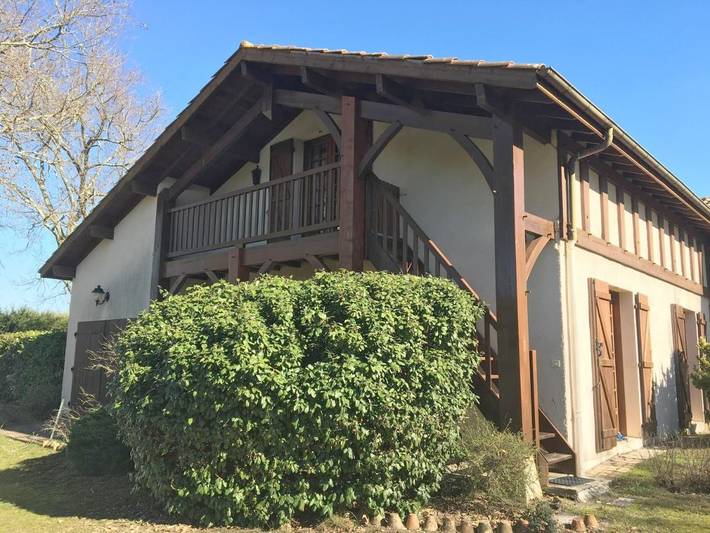 Gîte pour 4 personnes, avec Balcon et Terrasse ainsi que Jardin et Vue à Lesperon