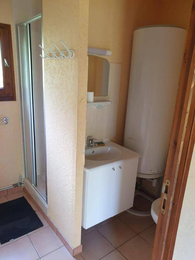 Le break vert in Lacapelle-Viescamp, Région d'Aurillac
