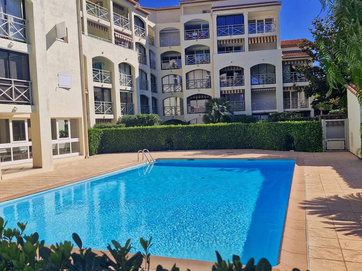 Ganze Wohnung, 2-Zimmer-Wohnung mit Parkplatz in Sainte-Maxime in Sainte-Maxime, Mittelmeerküste (Frankreich)
