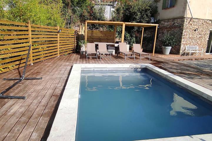 Gîte pour 4 personnes, avec terrasse et jardin à Bonnieux