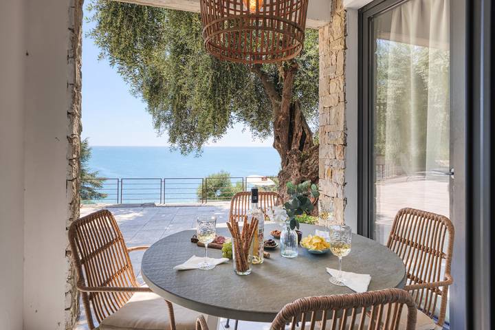 Ferienhaus für 2 Personen, mit Meerblick und Terrasse sowie Kinderpool und Pool in Ventimiglia