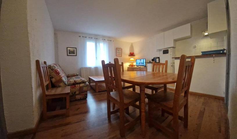 Gîte pour 2 personnes, avec vue et piscine ainsi que jardin et sauna à Jausiers - 2