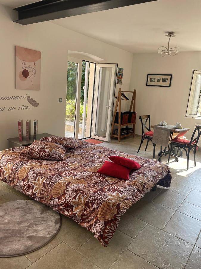 Chambre d’hôte pour 2 personnes, avec terrasse et jardin