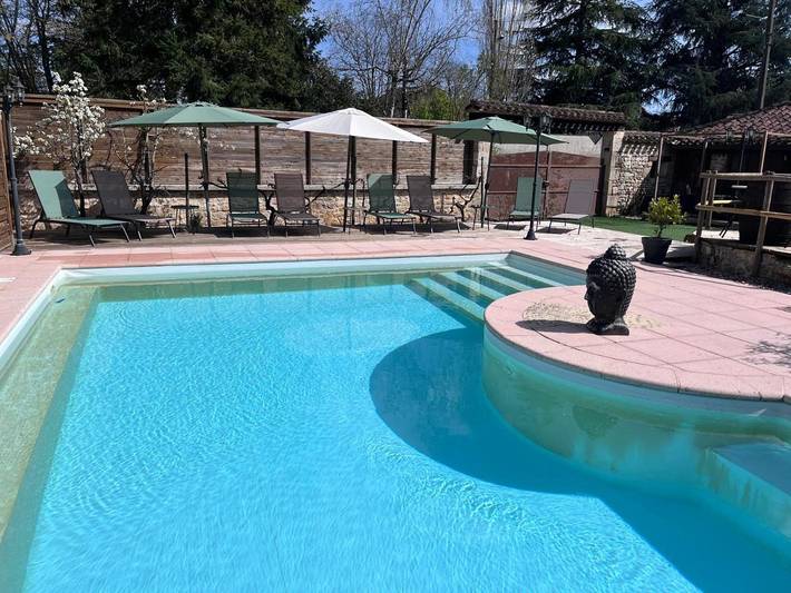 Chambre d’hôte pour 2 personnes, avec jardin ainsi que piscine et terrasse à Vire-sur-Lot