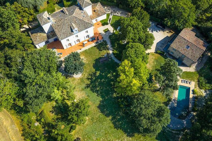 Maison de vacances pour 22 personnes, avec piscine ainsi que terrasse et jardin, animaux acceptés à Castelnau-de-Montmiral
