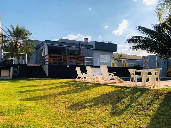 Casas e apartamentos de temporada para 12 pessoas, com jardim e piscina e ainda vista, com animais de estimação em Boituva