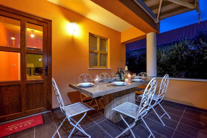 Villa mit Pool und Klimaanlage in Plaža Poljana, Poljana