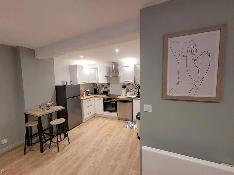 Appartement entier, Two-Bedroom Apartment in Cluny, Région de Mâcon
