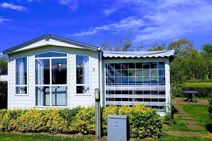 Ferienanlage für 4 Personen, mit Pool und Garten in Callantsoog