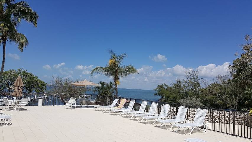 Vacation rental for 5 people, with sauna and balcony as well as pool in Key Largo